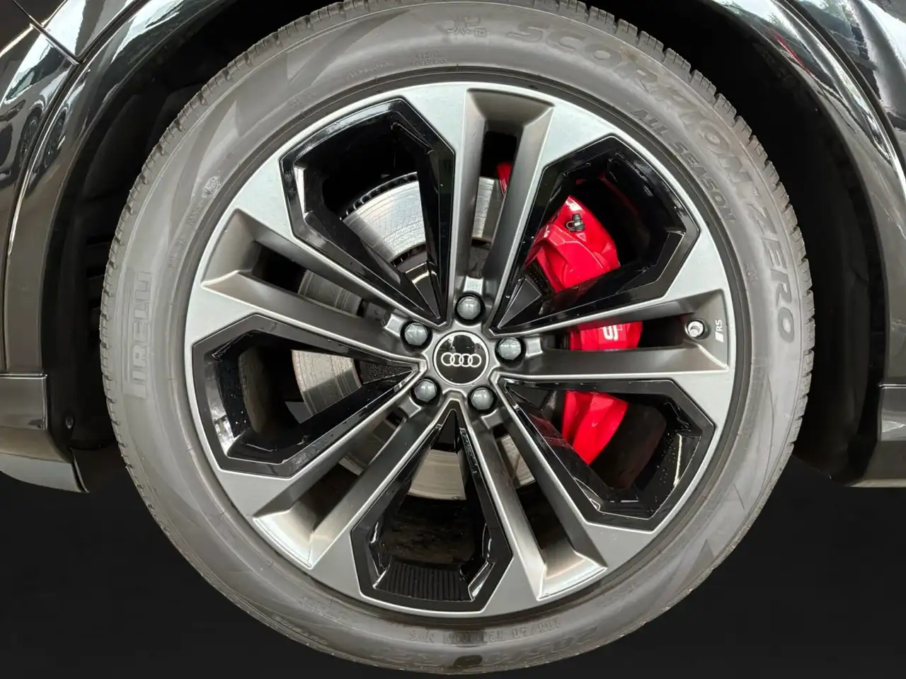 Audi SQ7 снимка Audi SQ7