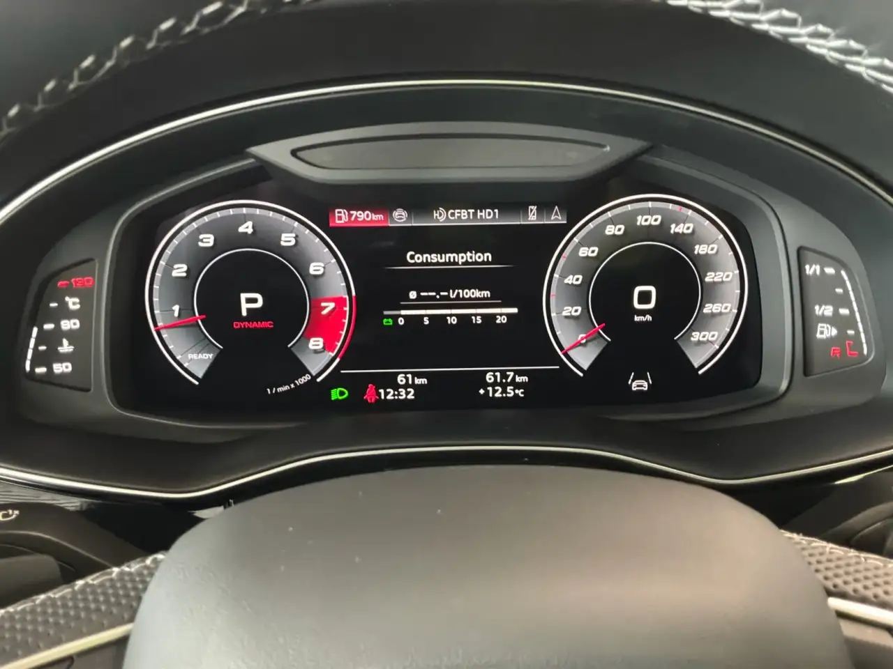 Audi SQ7 снимка Audi SQ7