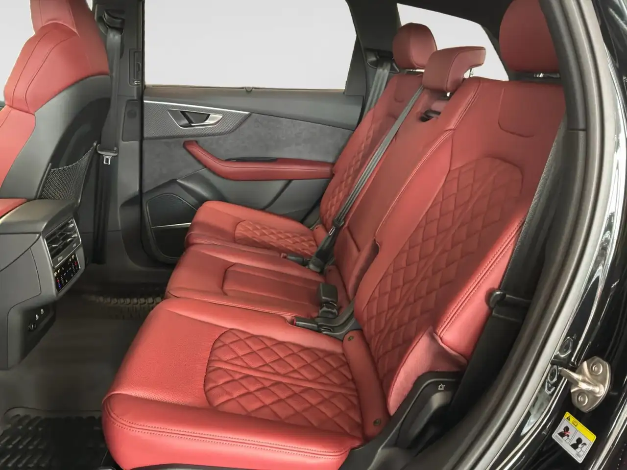 Audi SQ7 снимка Audi SQ7