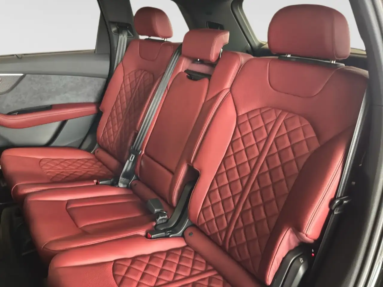 Audi SQ7 снимка Audi SQ7