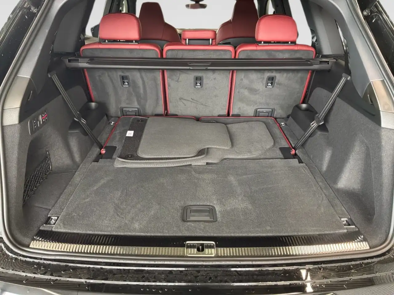 Audi SQ7 снимка Audi SQ7