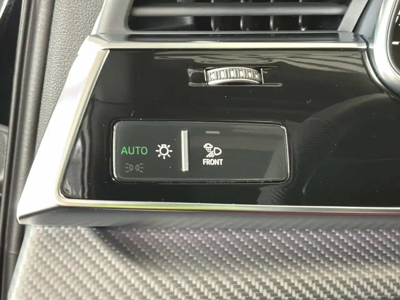 Audi SQ7 снимка Audi SQ7