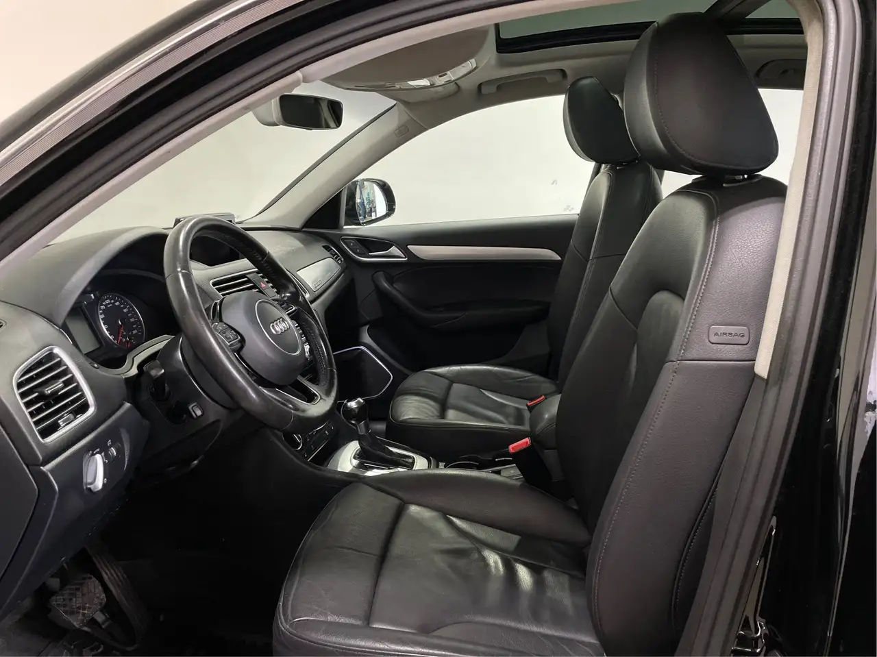 Audi Q3 снимка Audi Q3