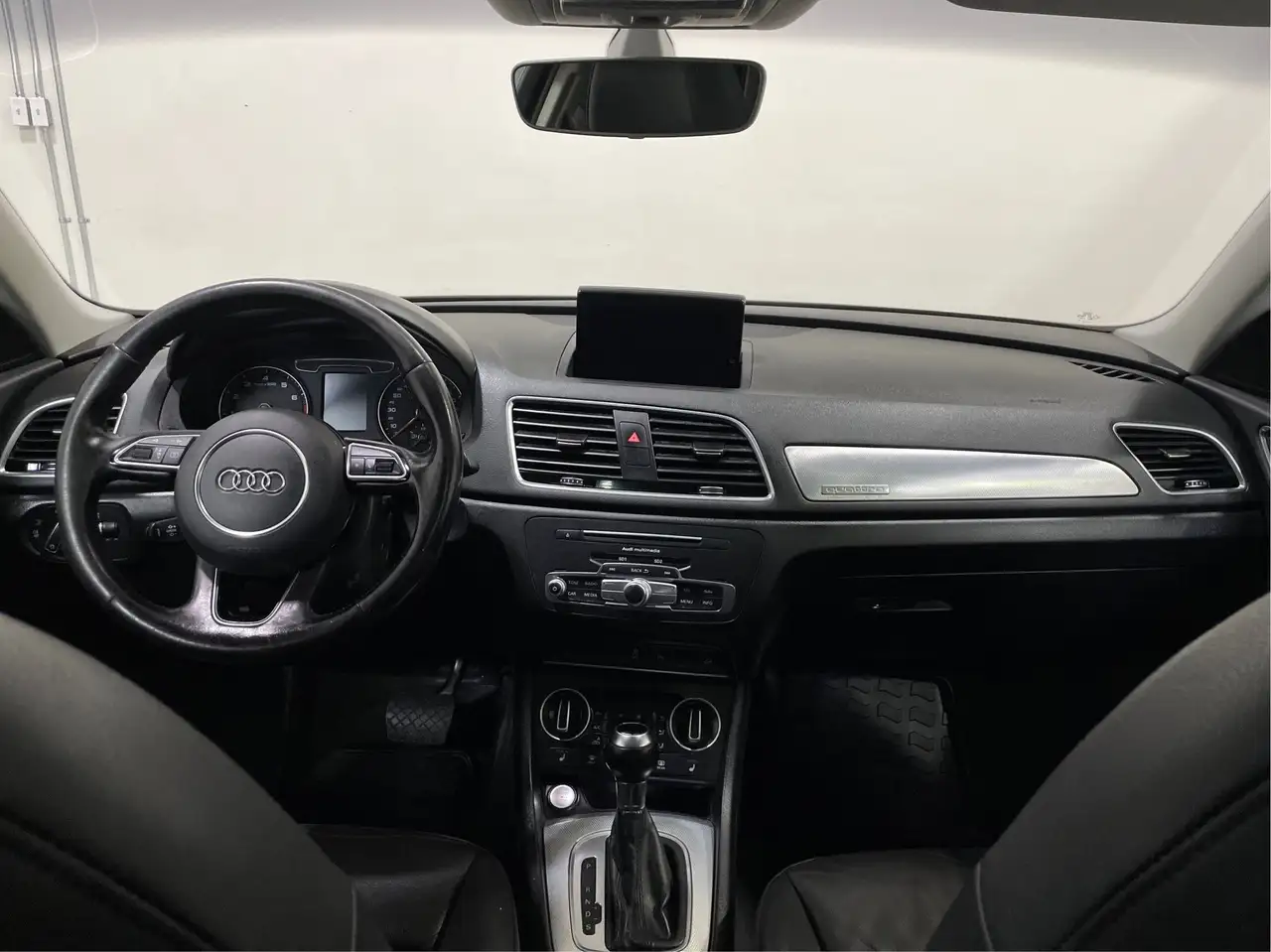 Audi Q3 снимка Audi Q3