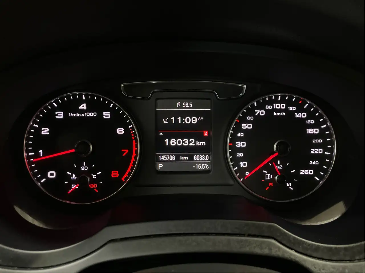 Audi Q3 снимка Audi Q3