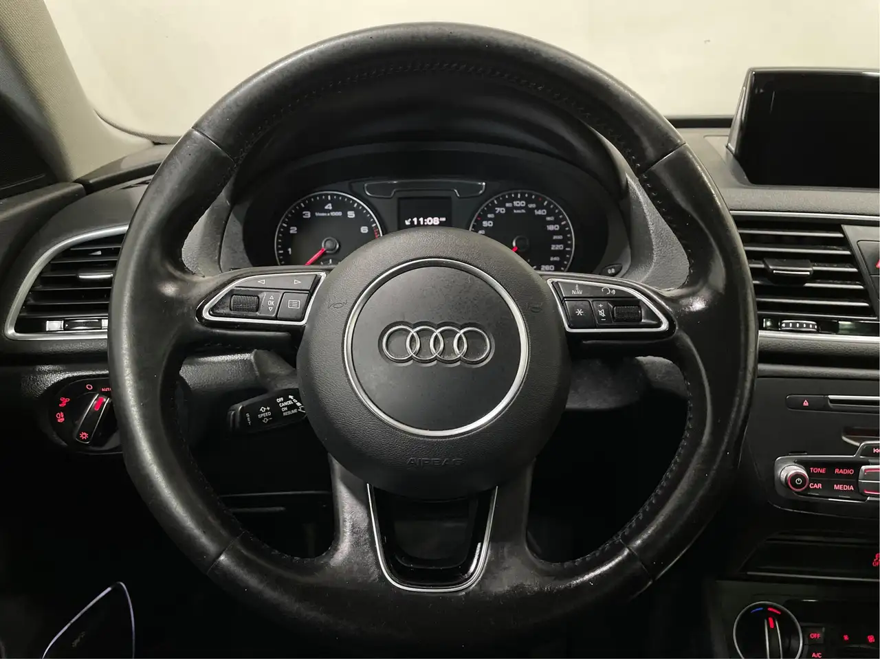 Audi Q3 снимка Audi Q3