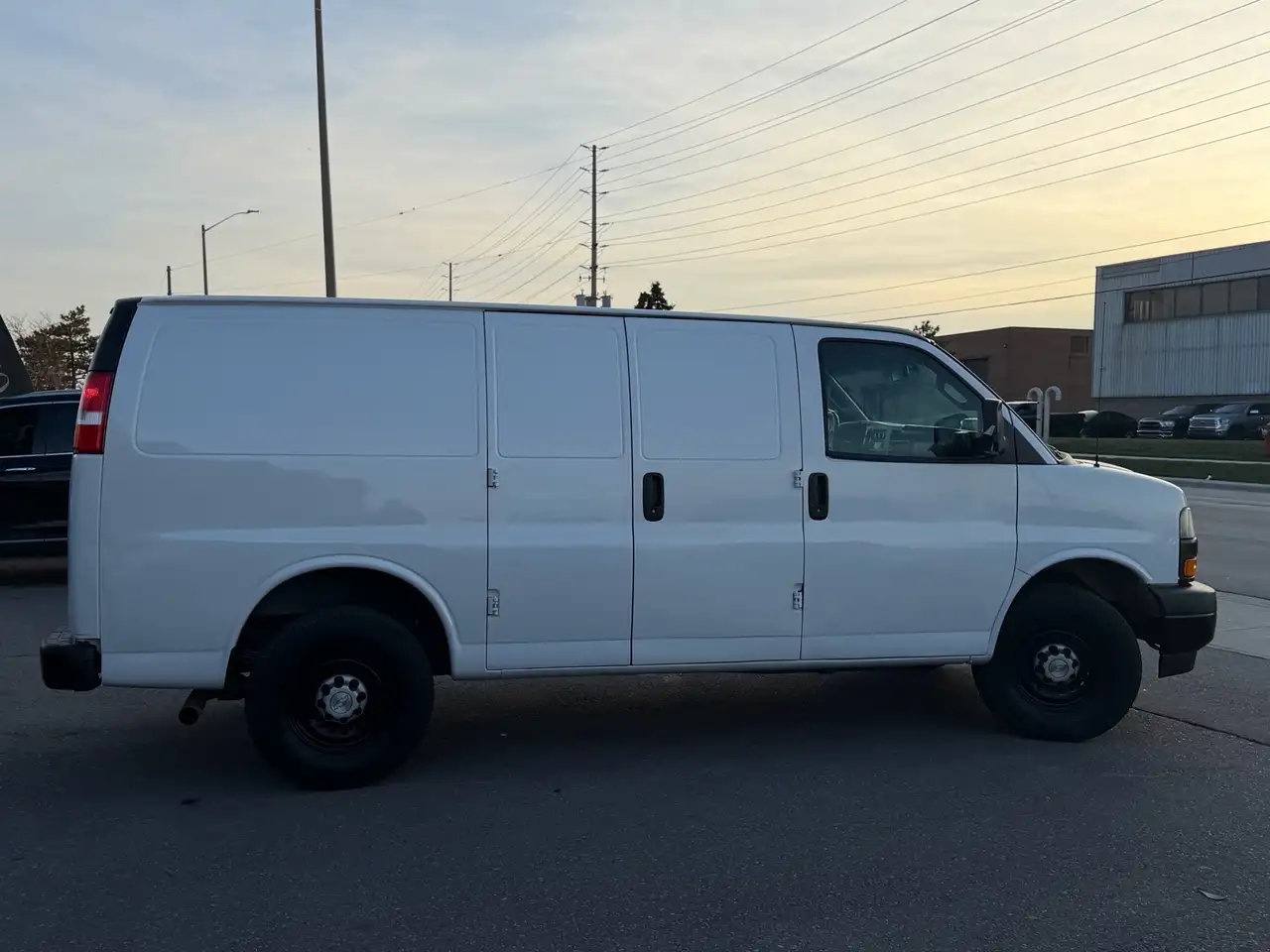 Chevrolet Express 2500 снимка Chevrolet Express 2500