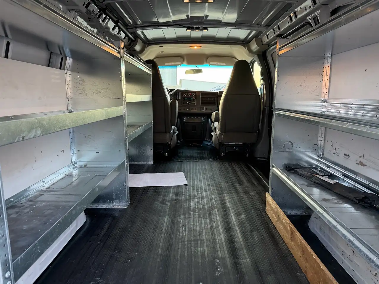 Chevrolet Express 2500 снимка Chevrolet Express 2500