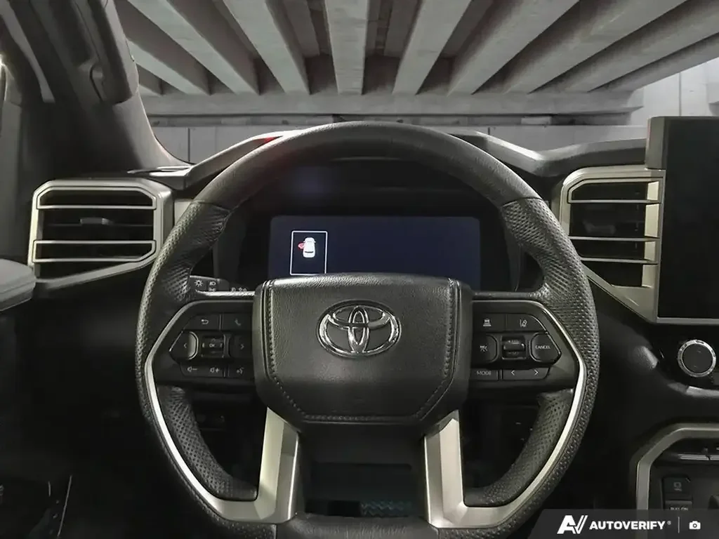 Toyota Sequoia снимка Toyota Sequoia