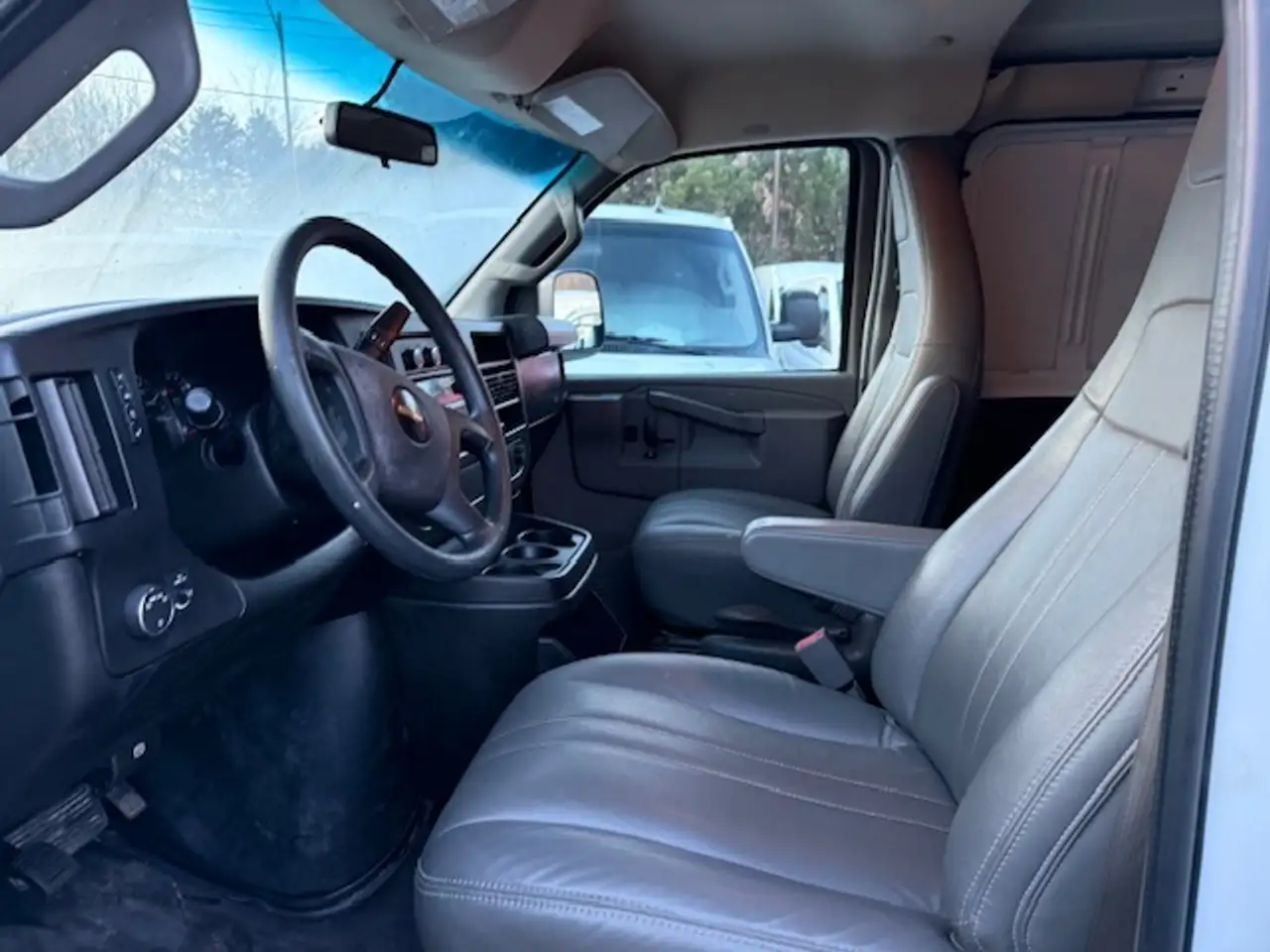Chevrolet Express 2500 снимка Chevrolet Express 2500