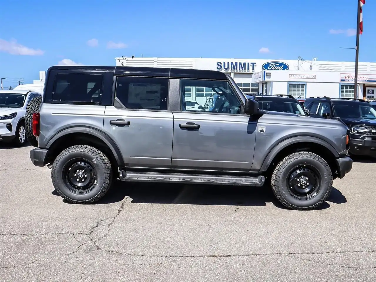 Ford Bronco photo Ford Bronco