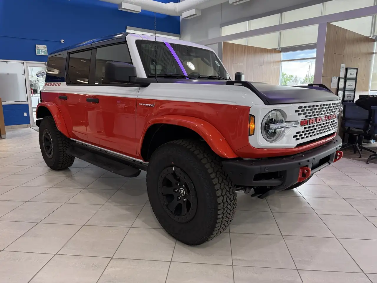 Ford Bronco photo Ford Bronco