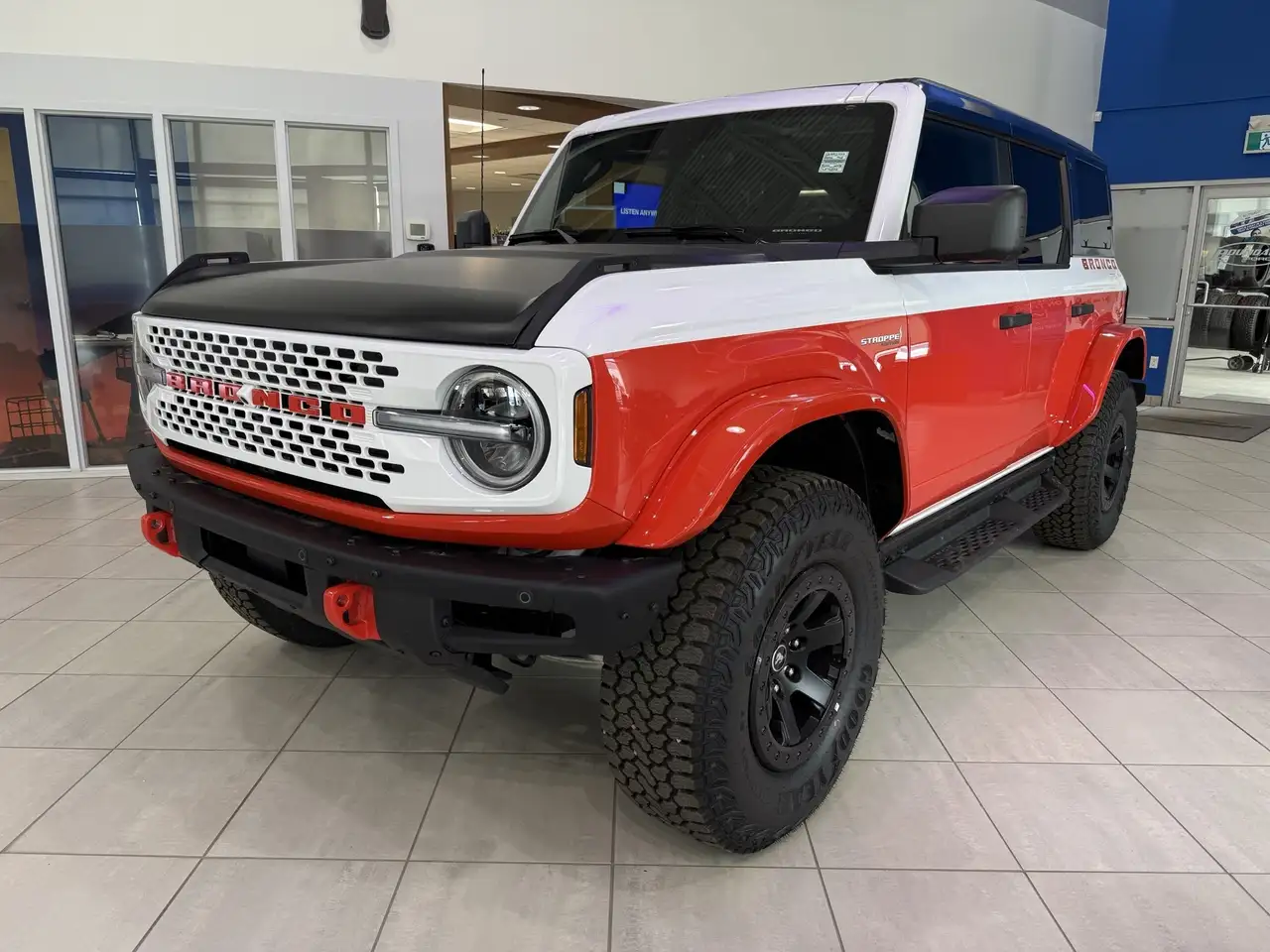 Ford Bronco photo Ford Bronco