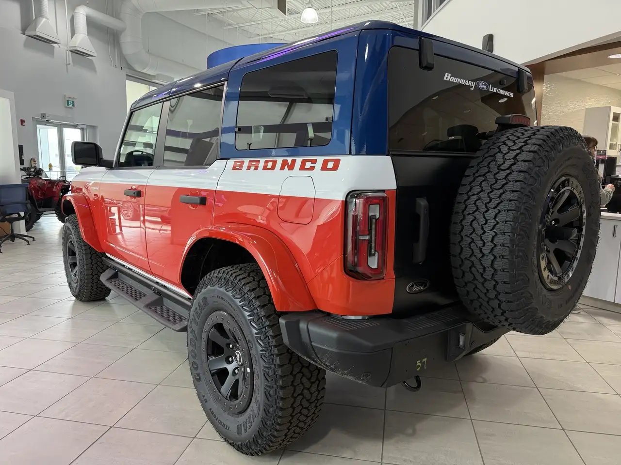 Ford Bronco photo Ford Bronco