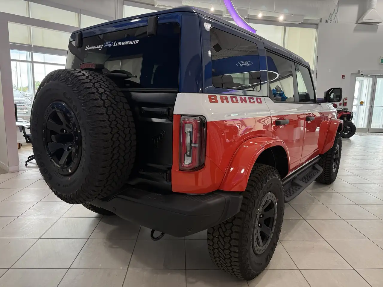 Ford Bronco photo Ford Bronco