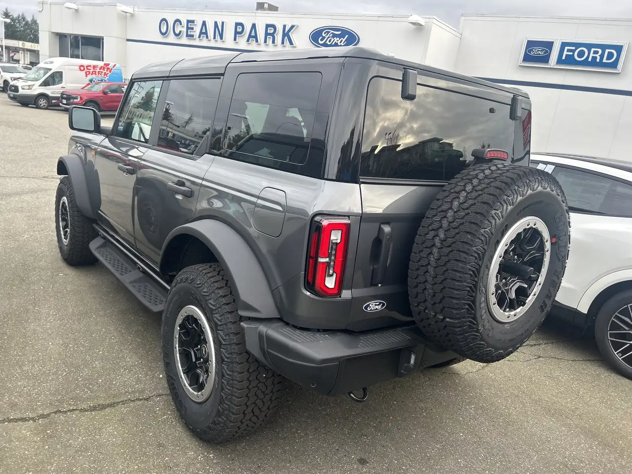 Ford Bronco photo Ford Bronco