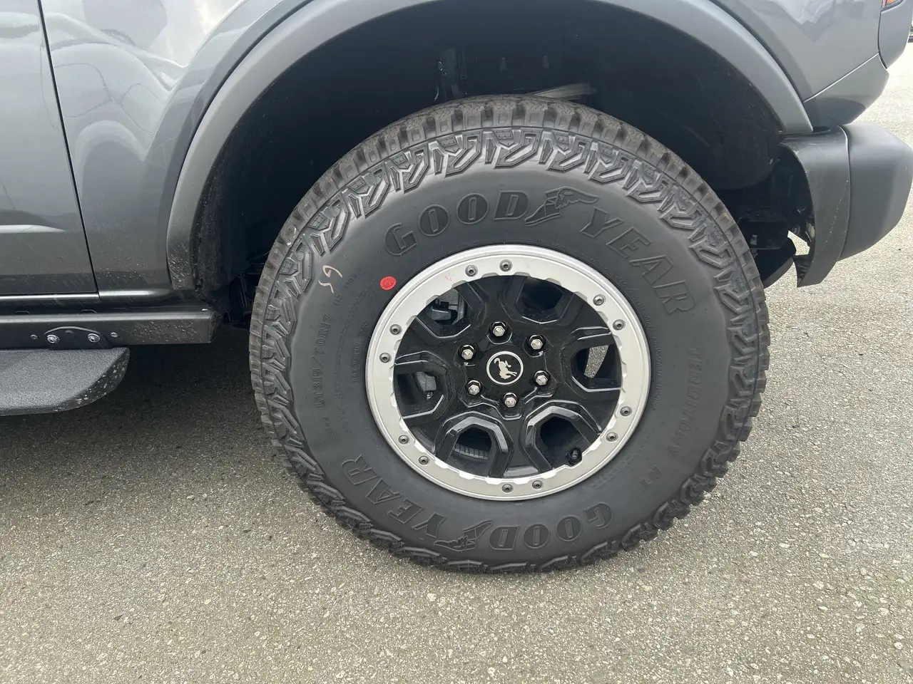 Ford Bronco photo Ford Bronco