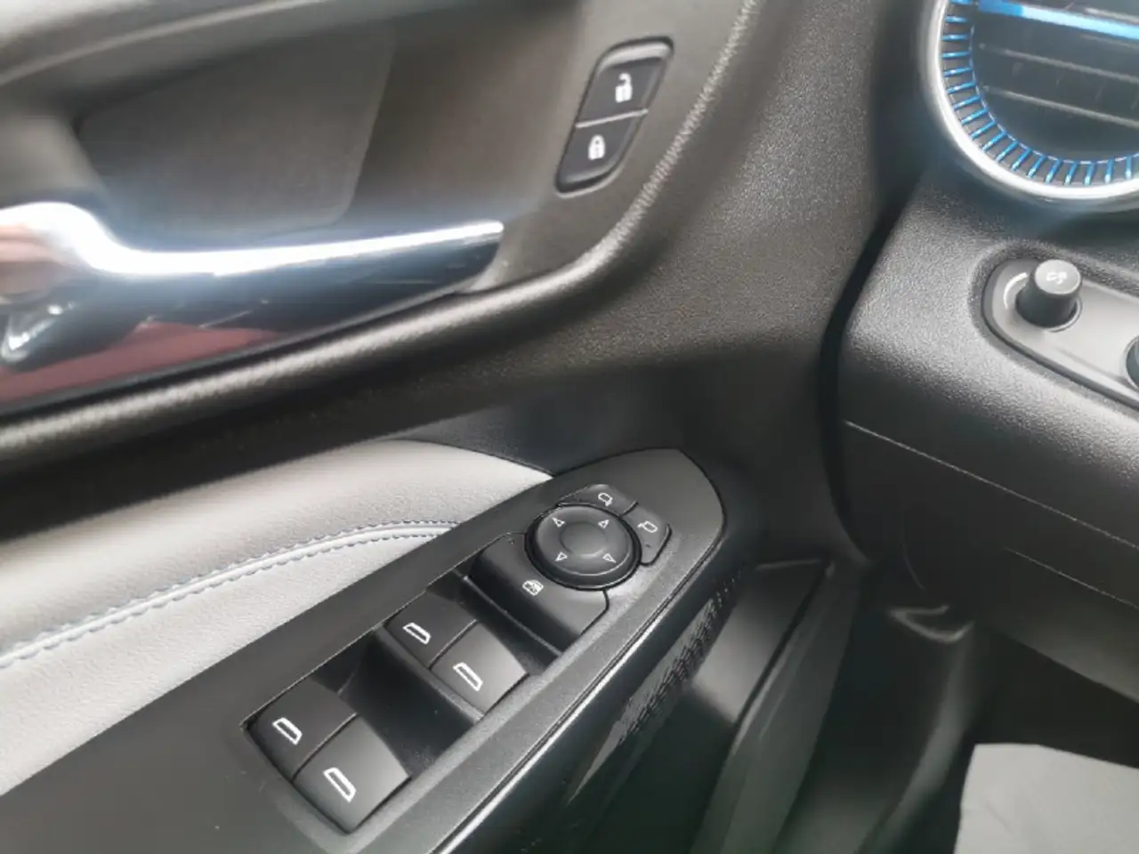 Chevrolet Trax снимка Chevrolet Trax