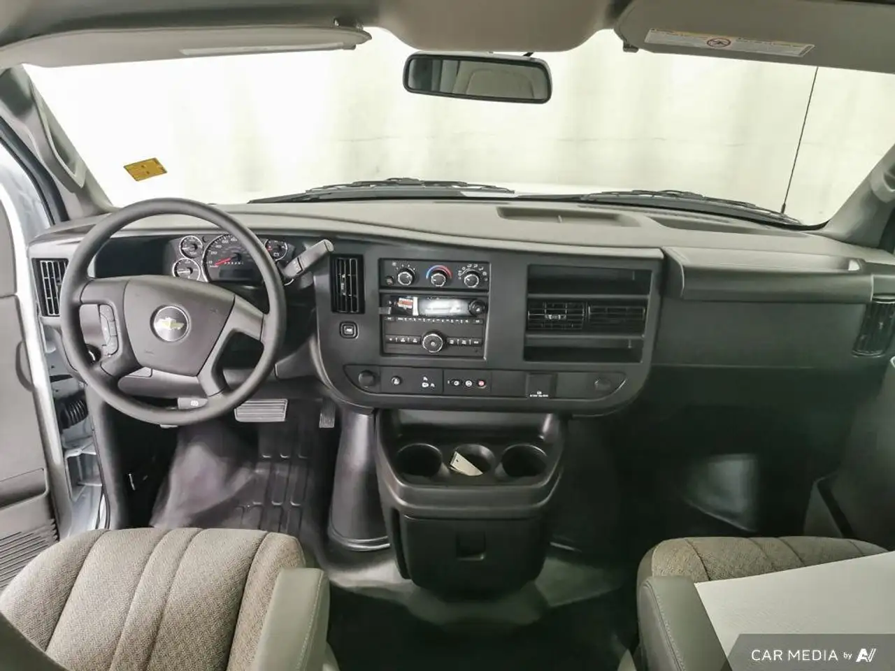 Chevrolet Express 2500 снимка Chevrolet Express 2500