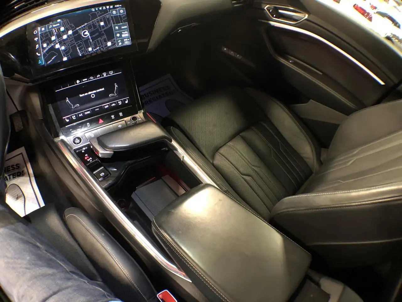 Audi Q8 e-tron photo Audi Q8 e-tron