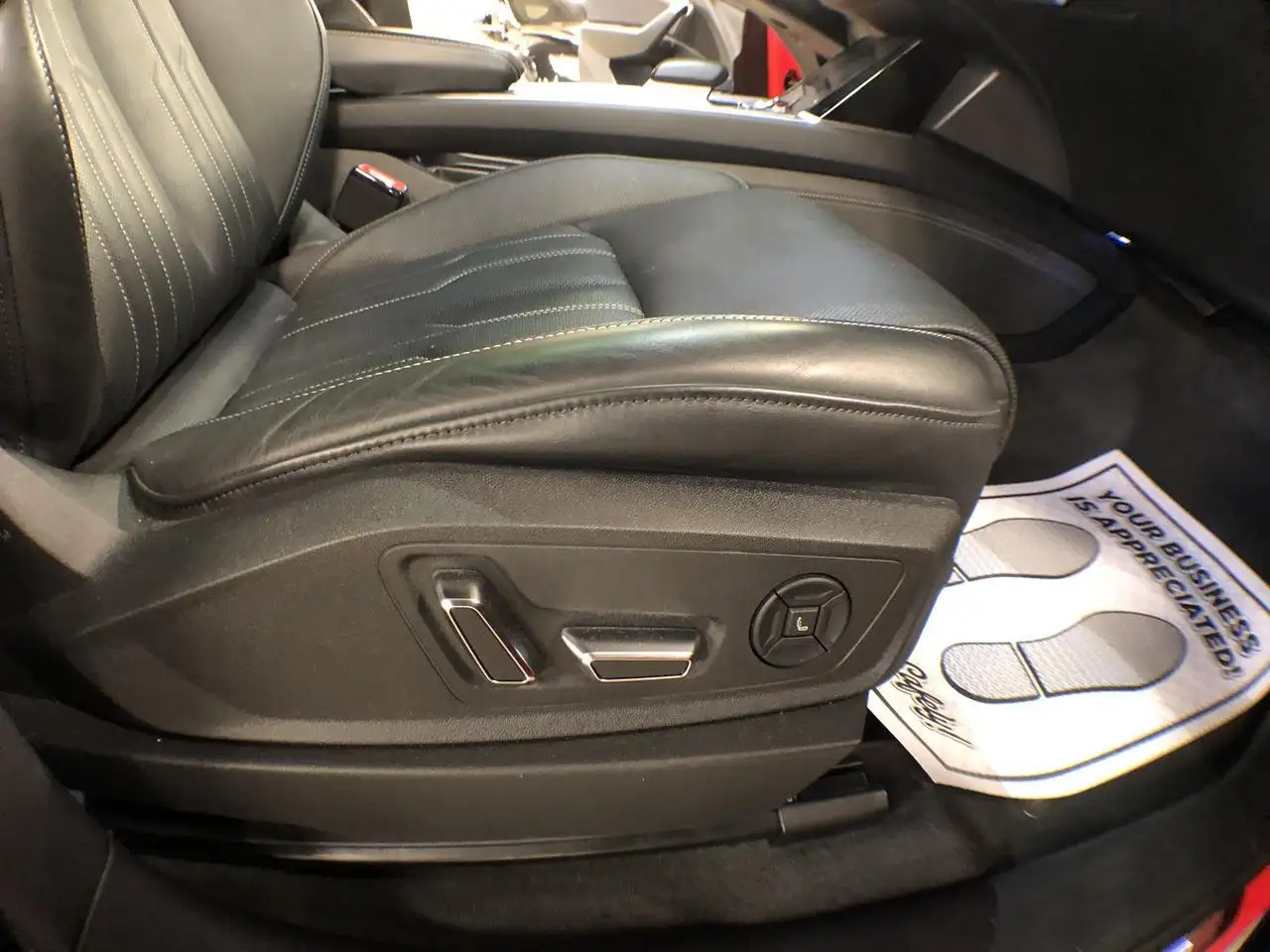 Audi Q8 e-tron photo Audi Q8 e-tron