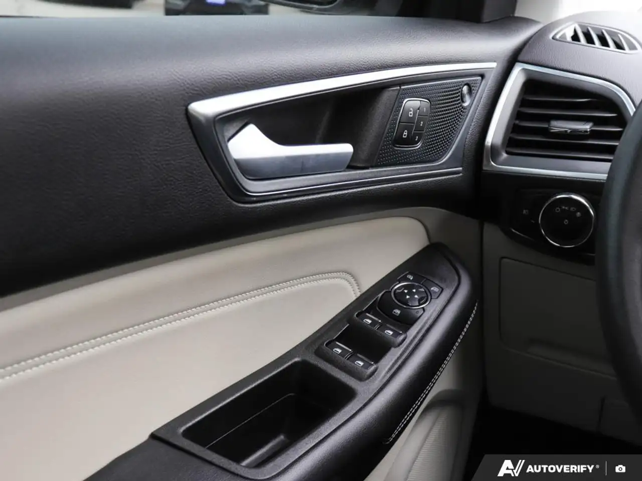 Ford Edge photo Ford Edge