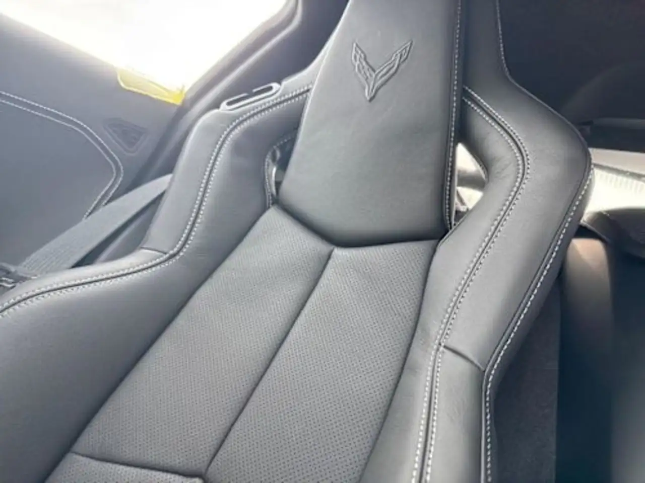 Chevrolet Corvette снимка Chevrolet Corvette