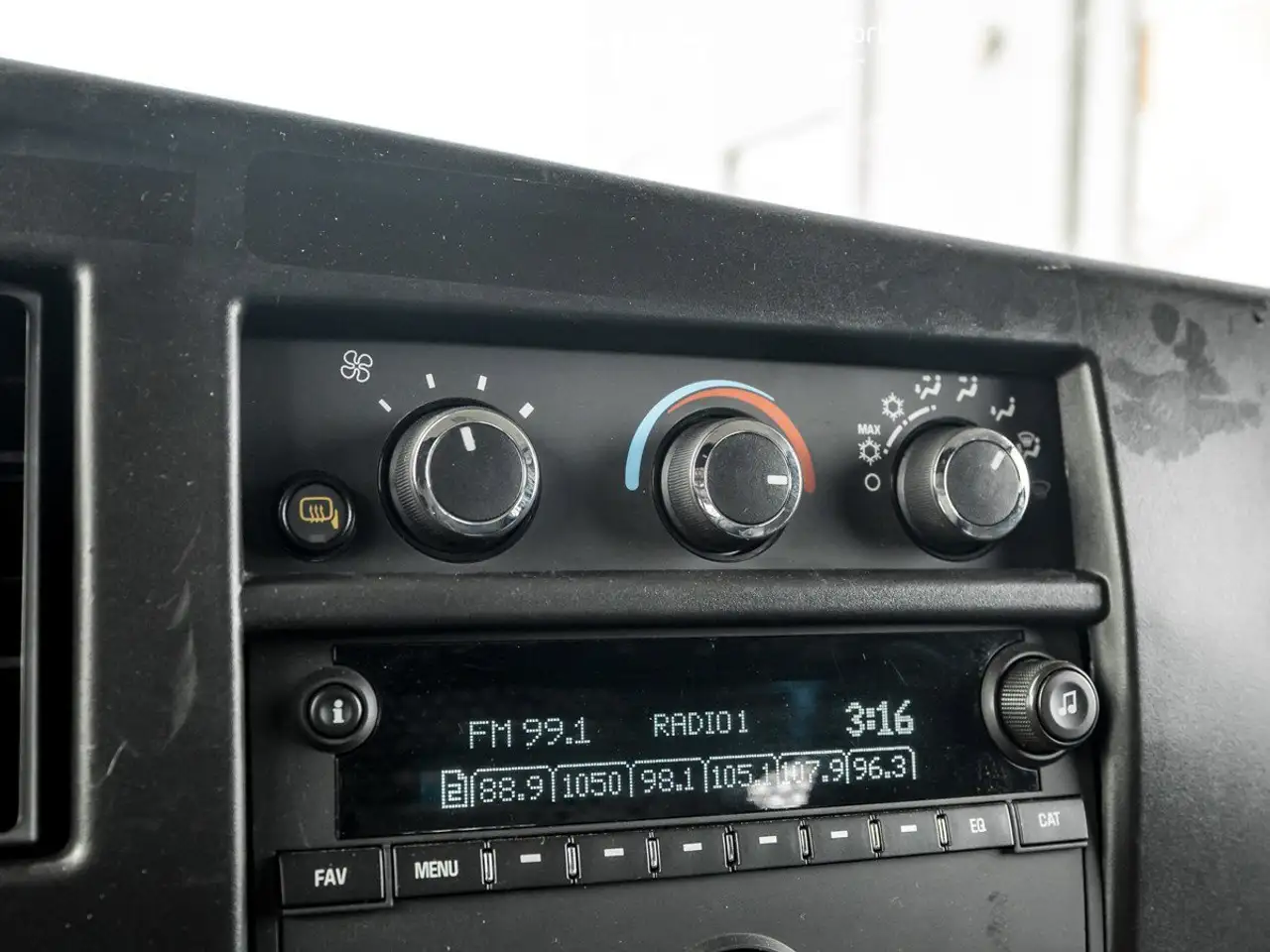 Chevrolet Express 2500 снимка Chevrolet Express 2500