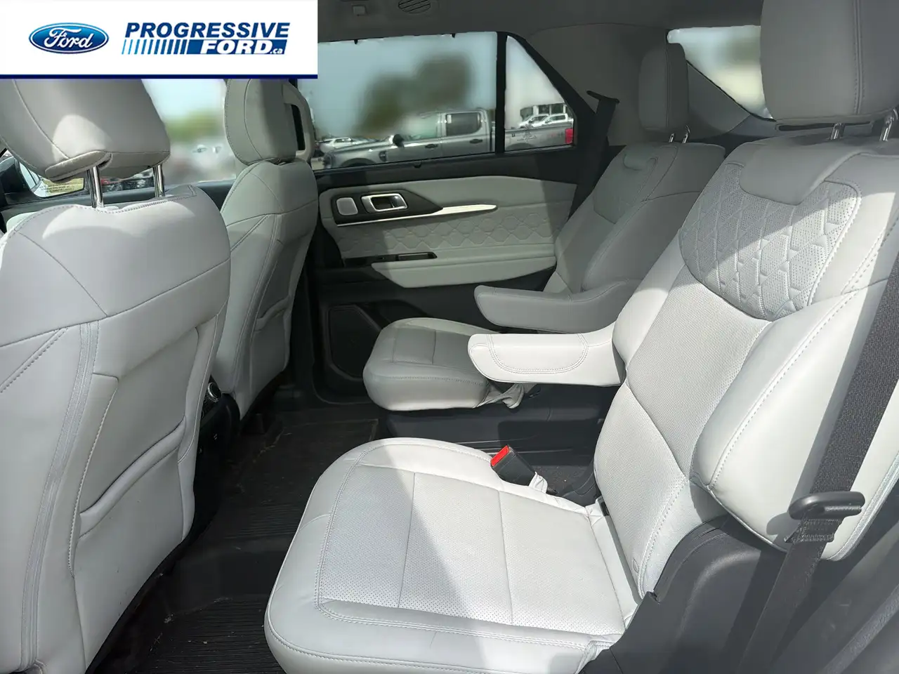 Ford Explorer photo Ford Explorer