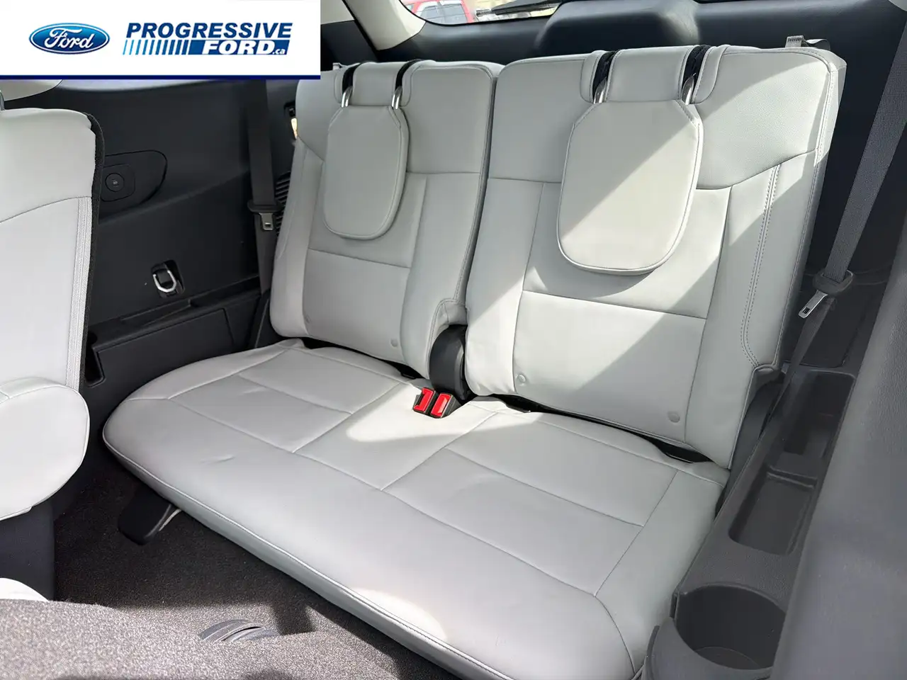 Ford Explorer photo Ford Explorer