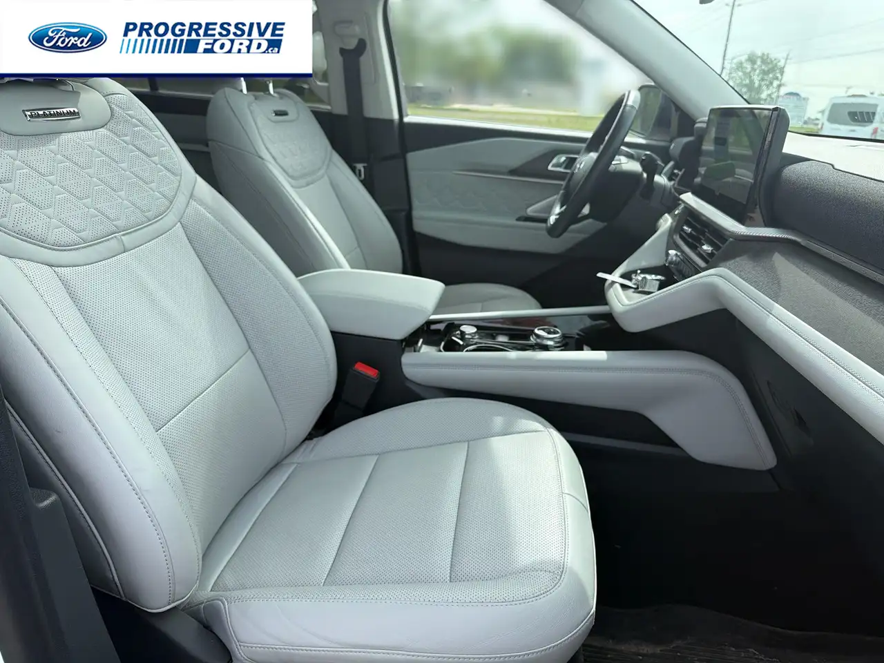 Ford Explorer photo Ford Explorer
