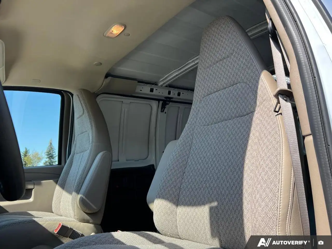 Chevrolet Express 2500 снимка Chevrolet Express 2500