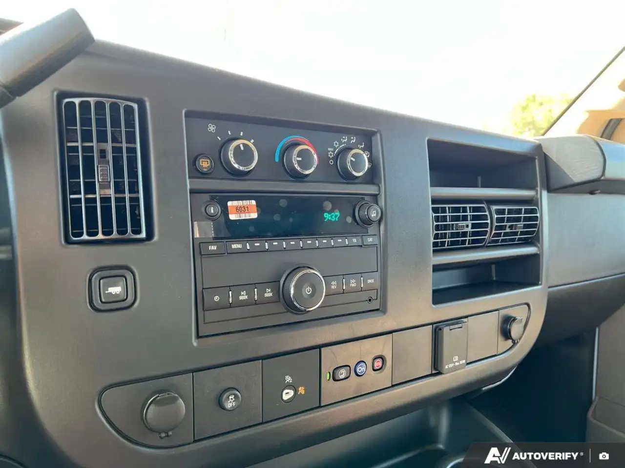 Chevrolet Express 2500 снимка Chevrolet Express 2500
