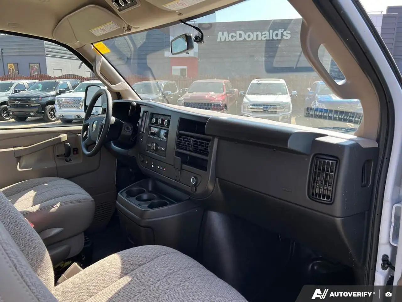 Chevrolet Express 2500 снимка Chevrolet Express 2500