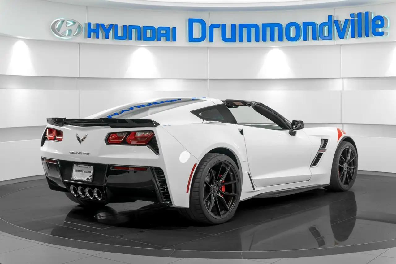 Chevrolet Corvette снимка Chevrolet Corvette