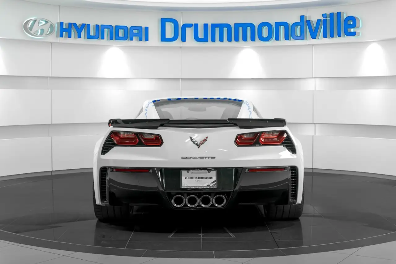 Chevrolet Corvette снимка Chevrolet Corvette