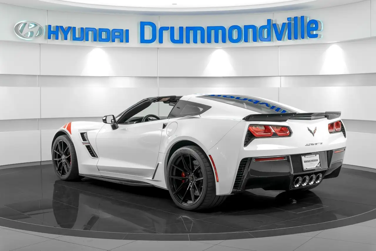 Chevrolet Corvette снимка Chevrolet Corvette