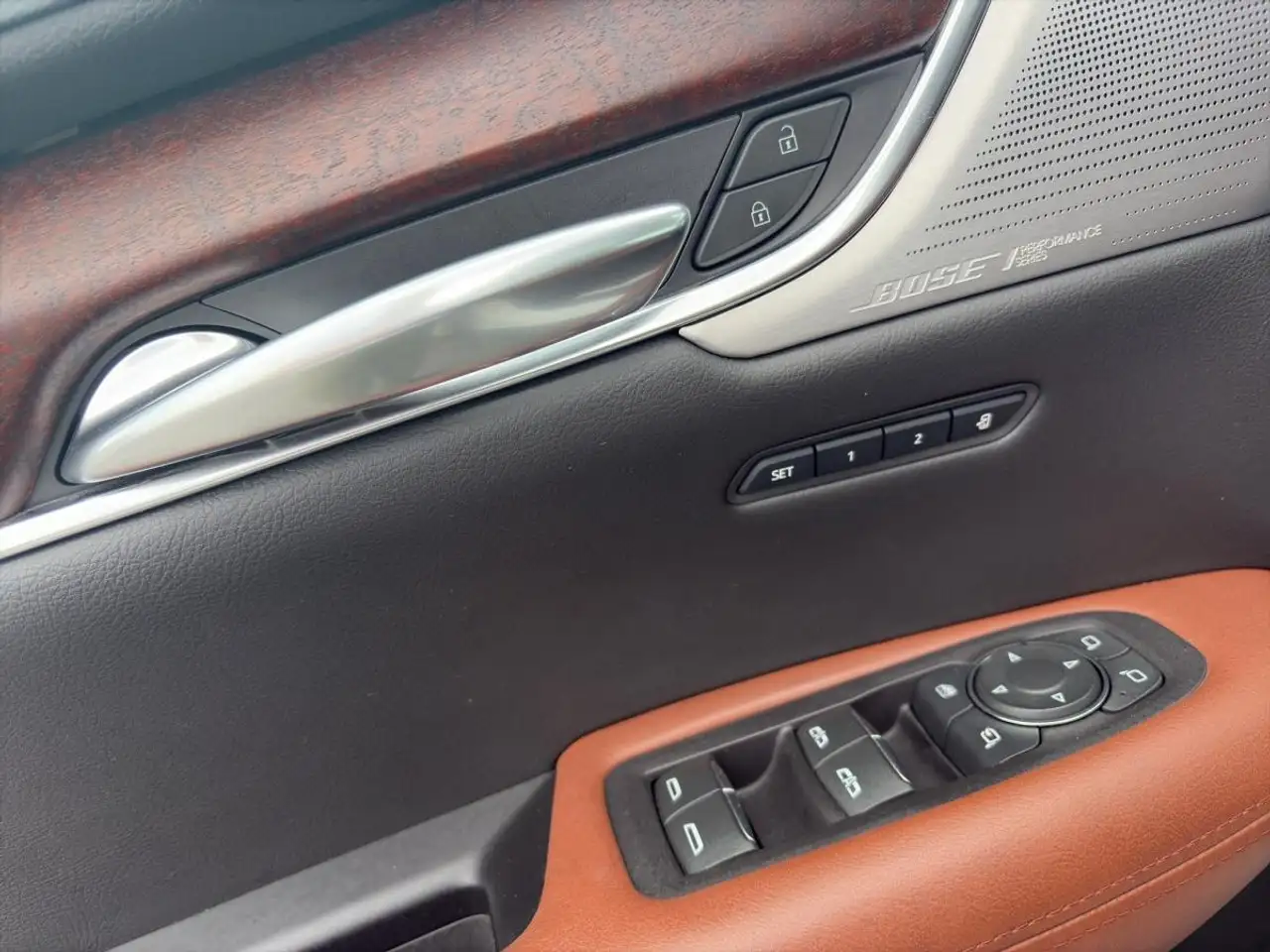 Cadillac XT5 снимка Cadillac XT5