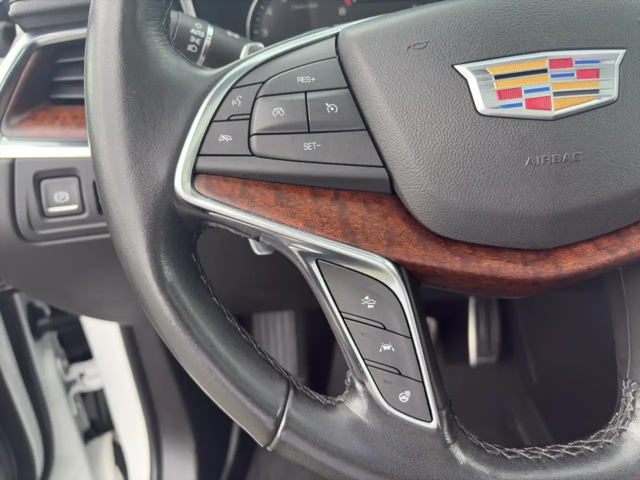 Cadillac XT5 снимка Cadillac XT5