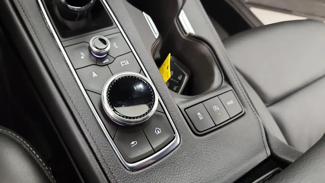 Cadillac XT4 снимка Cadillac XT4