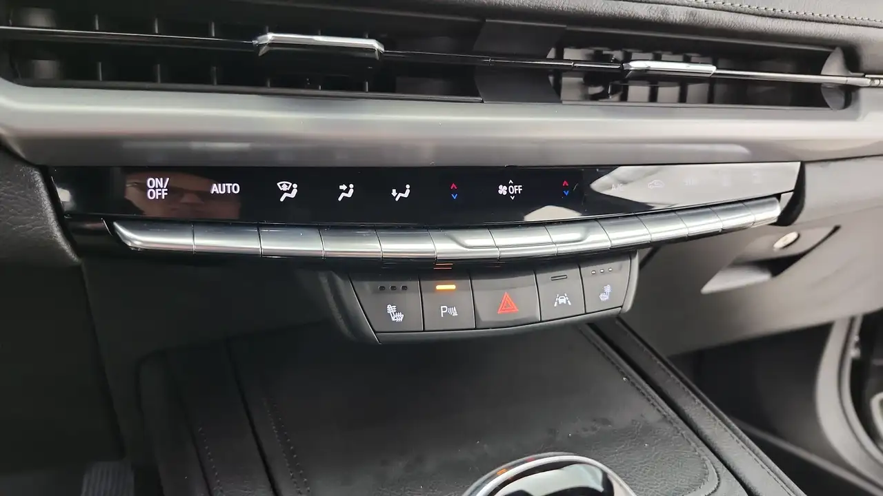 Cadillac XT4 снимка Cadillac XT4