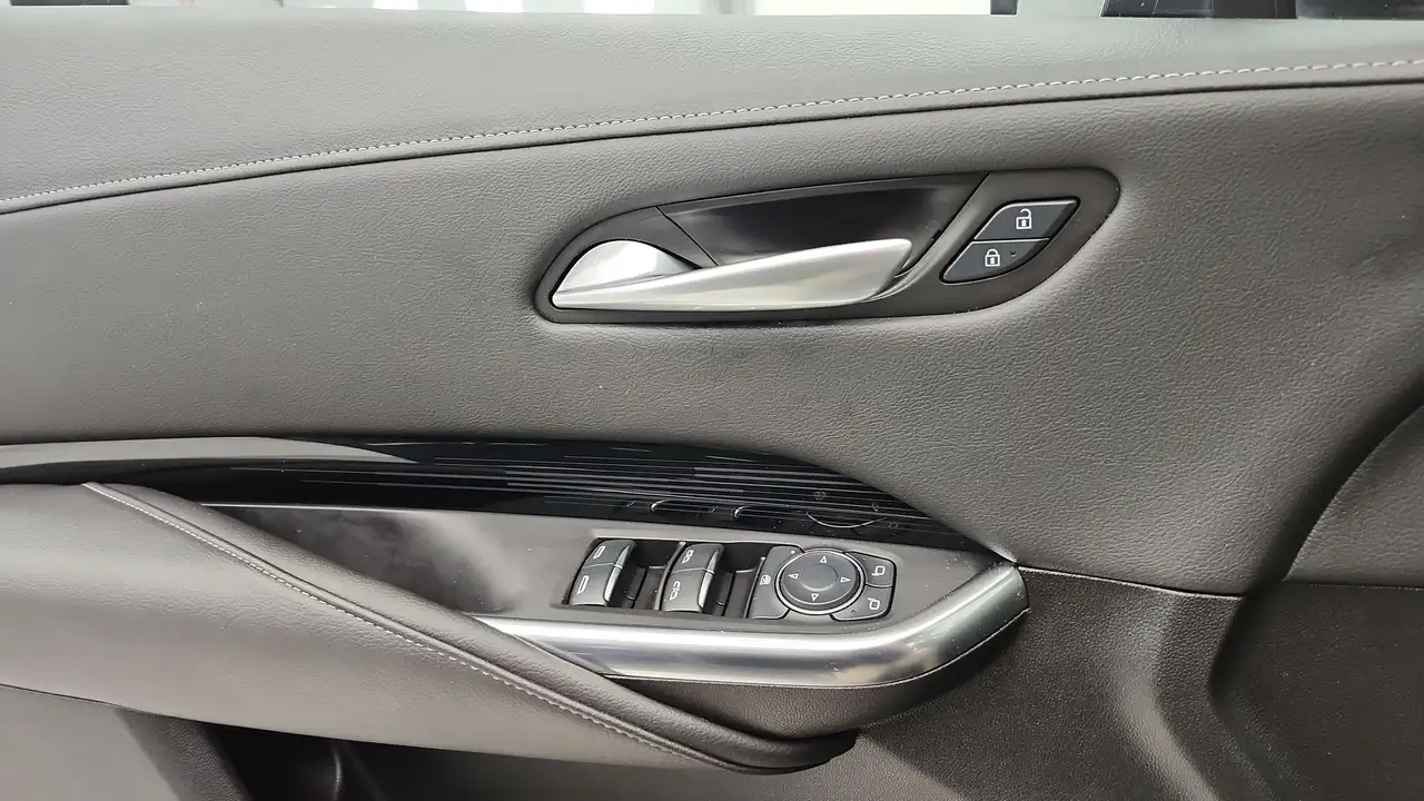 Cadillac XT4 снимка Cadillac XT4