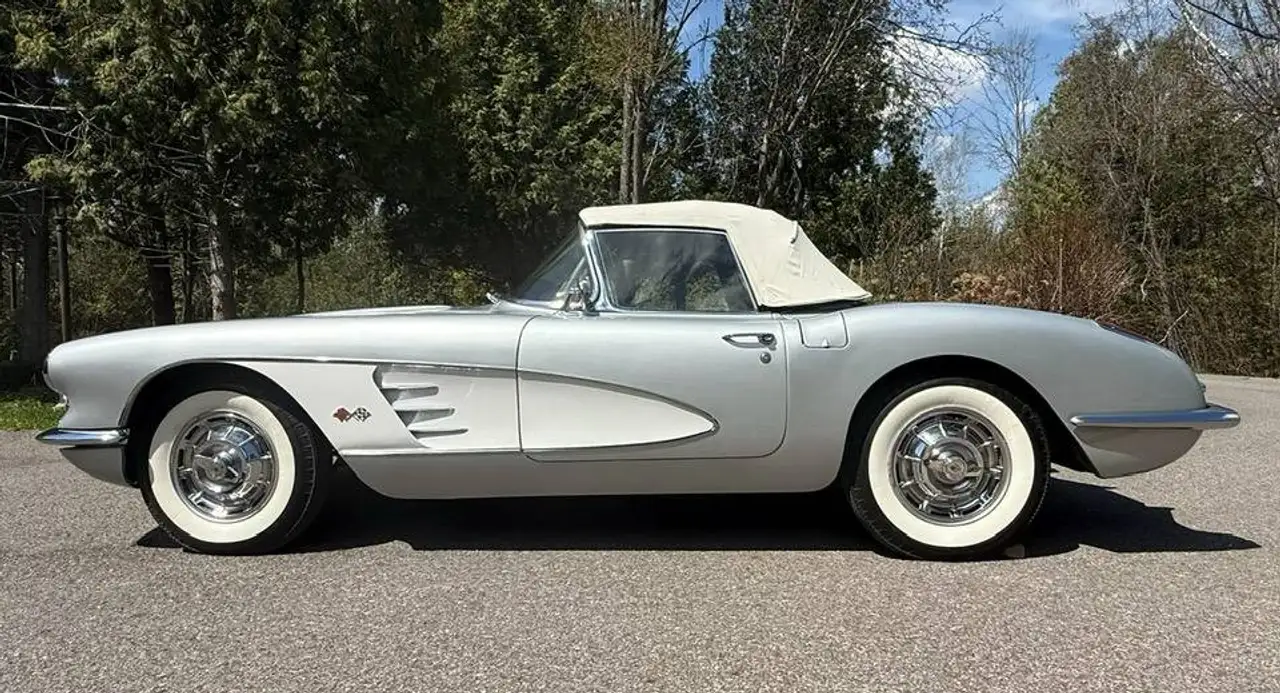 Chevrolet Corvette снимка Chevrolet Corvette