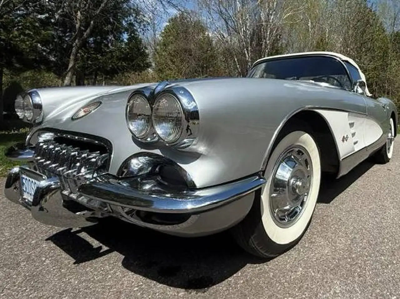 Chevrolet Corvette снимка Chevrolet Corvette