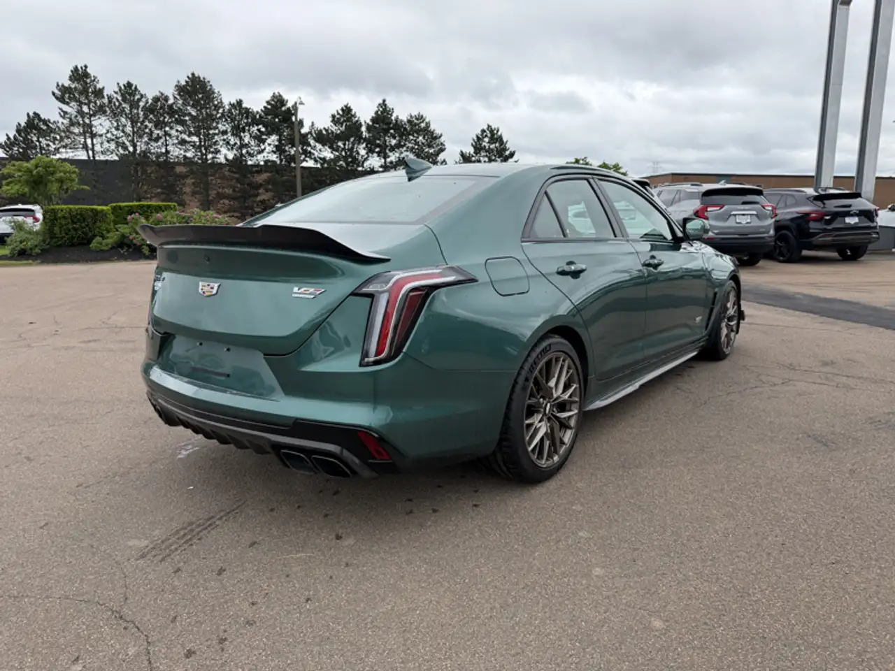 Cadillac CT4-V снимка Cadillac CT4-V