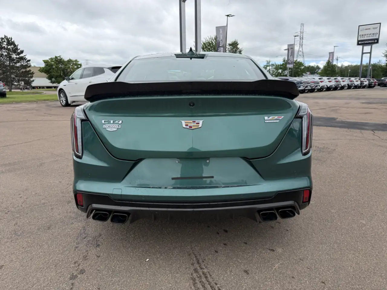 Cadillac CT4-V снимка Cadillac CT4-V