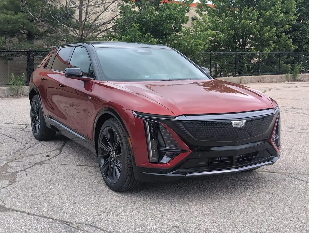 Cadillac Lyriq снимка Cadillac Lyriq