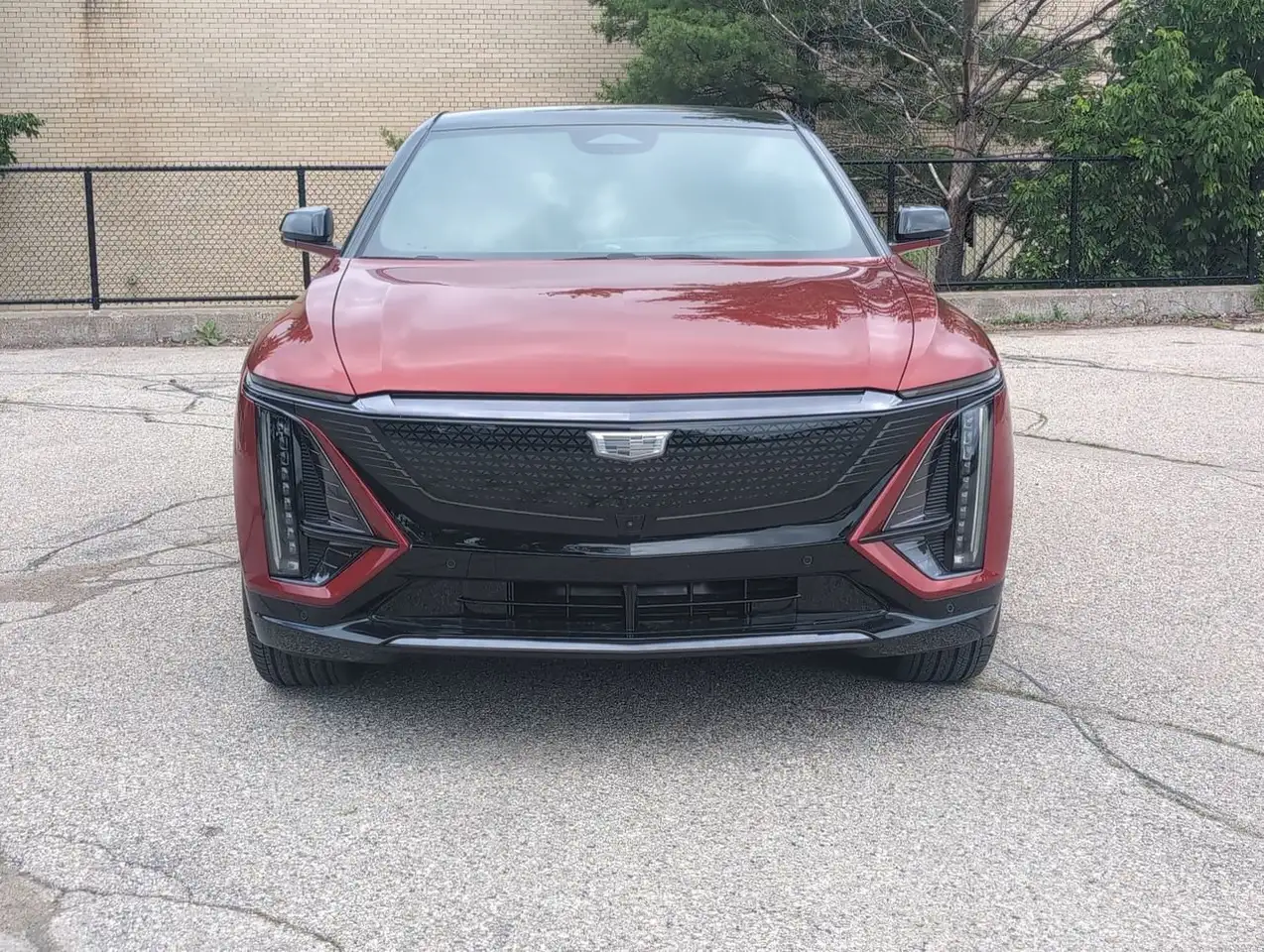 Cadillac Lyriq снимка Cadillac Lyriq