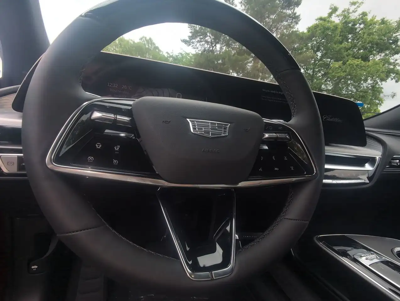 Cadillac Lyriq снимка Cadillac Lyriq