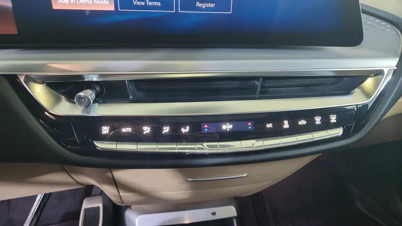 Cadillac Lyriq снимка Cadillac Lyriq